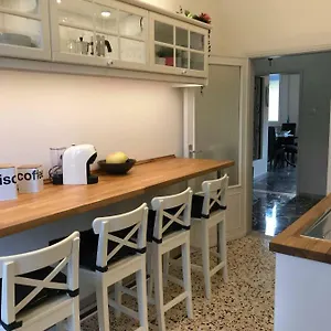 Cozy Sabrina Signa